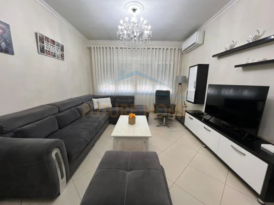 Tirane, shitet apartament 2+1 Kati 4, 122 m² 170.000 € (Unaza e Re)
