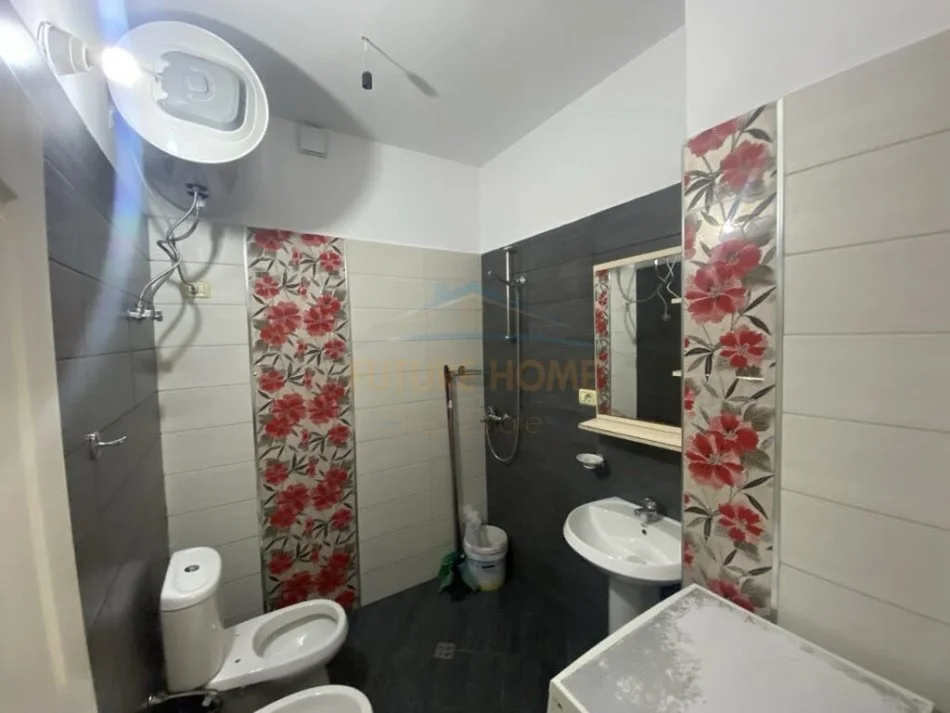 Tirane, jap me qera apartament 2+1+Ballkon Kati 2, 430 €