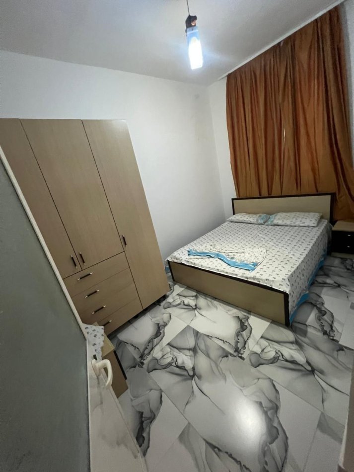 Durres, jepet me qera apartament 1+1 Kati 1, 66 m² 300 € (rruga plazh durres)