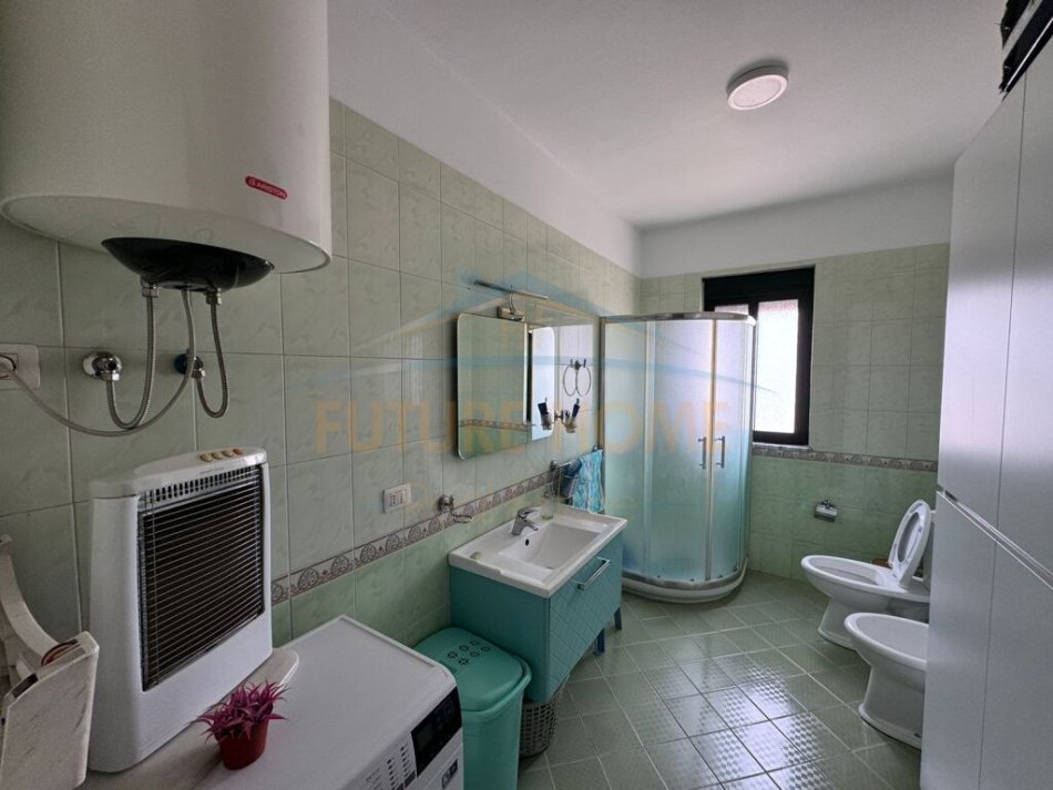 Tirane, shes apartament 1+1+Ballkon Kati 11, 85 m² 160.000 € (Rruga e Kavajes)