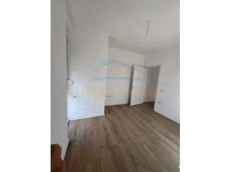 Tirane, shitet apartament 2+1 Kati 5, 80 m² 120.050 € (UNAZA E RE)