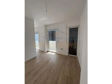 Tirane, shitet apartament 2+1 Kati 5, 80 m² 120.050 € (UNAZA E RE)