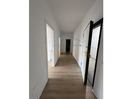 Tirane, shitet apartament 2+1 Kati 1, 115 m² 155.000 € 