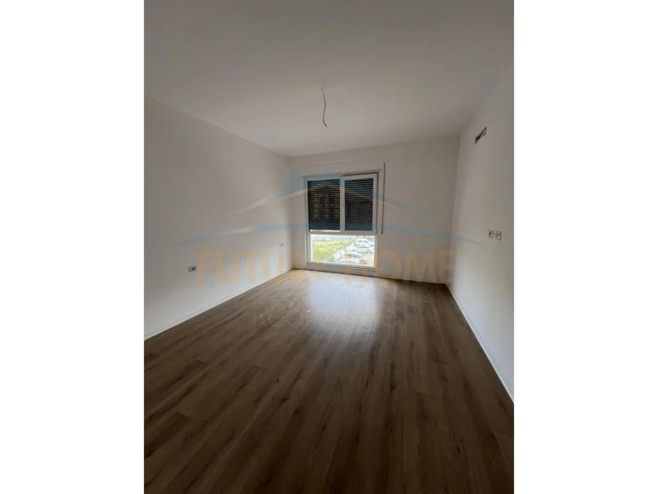 Tirane, shitet apartament 1+1 Kati 1, 75 m² 101.000 € (Unaza e Re)