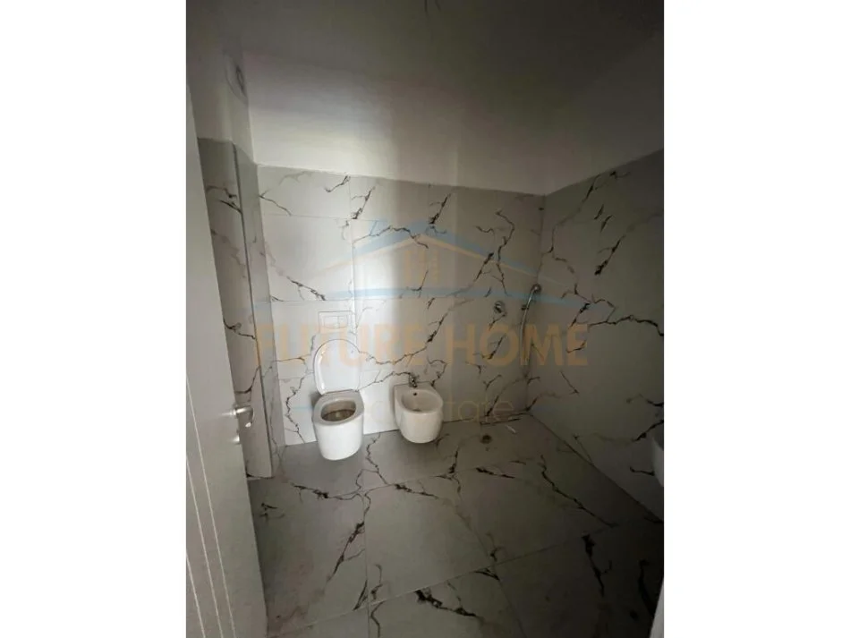 Tirane, shitet apartament 2+1+Ballkon Kati 1, 145 m² 169.000 € (Unaza e Re)