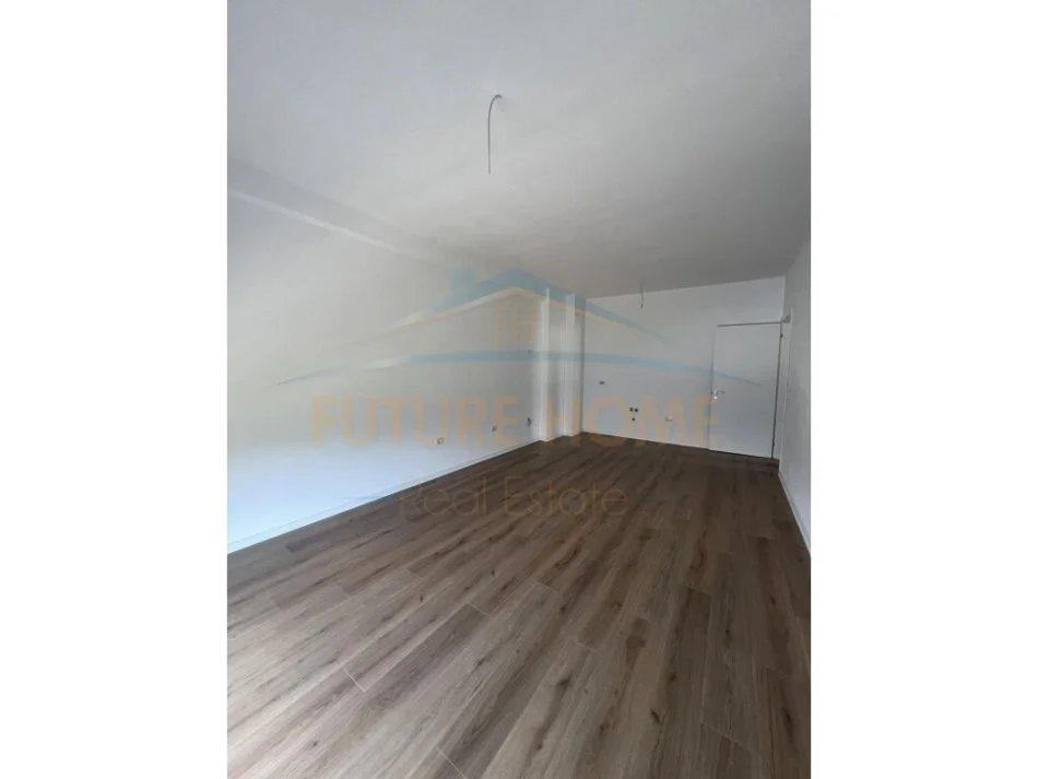 Tirane, shitet apartament 2+1 Kati 1, 145 m² 169.000 € (Unaza e re)