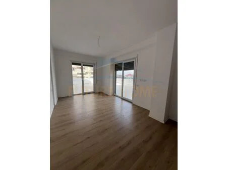 Tirane, shitet apartament 2+1 Kati 1, 100 m² 169.000 € 