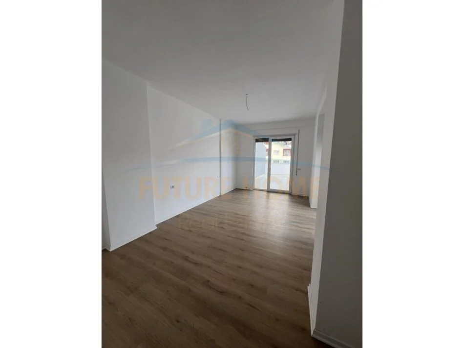Tirane, shitet apartament 2+1 Kati 1, 145 m² 169.000 € (Unaza e re)