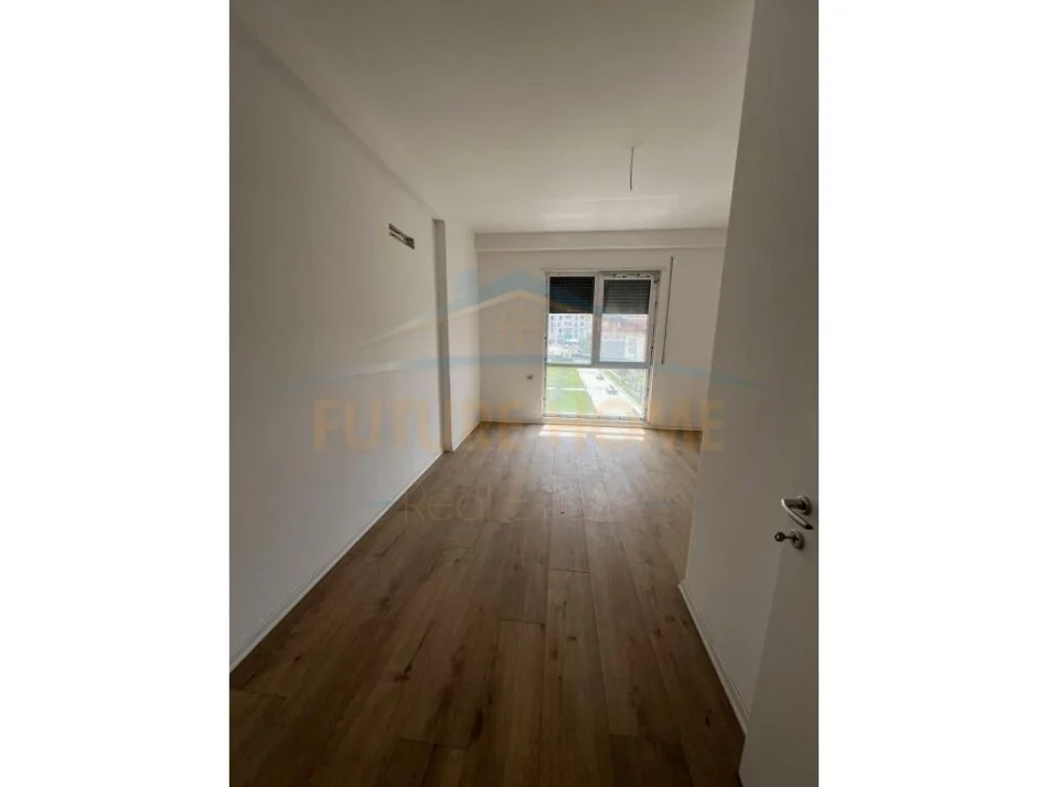 Tirane, shitet apartament 2+1 Kati 1, 94 m² 131.572 € (Unaza e Re)