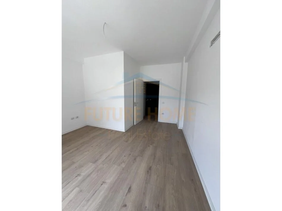 Tirane, shitet apartament 2+1 Kati 1, 94 m² 131.572 € (Unaza e Re)