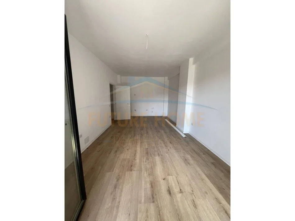 Tirane, shitet apartament 2+1 Kati 1, 94 m² 131.572 € (Unaza e Re)