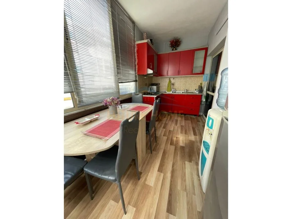 Tirane, jepet me qera apartament 2+1 Kati 3, 80 m² 500 € (KODRA E DIELLIT)