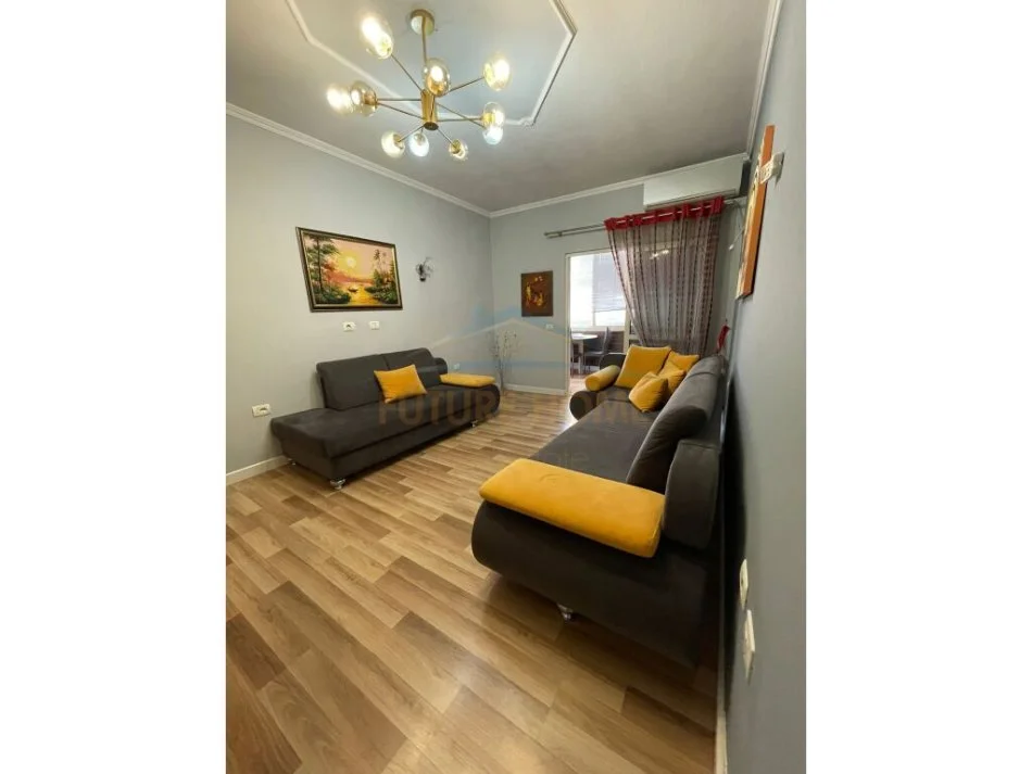 Tirane, jepet me qera apartament 2+1 Kati 3, 80 m² 500 € (KODRA E DIELLIT)