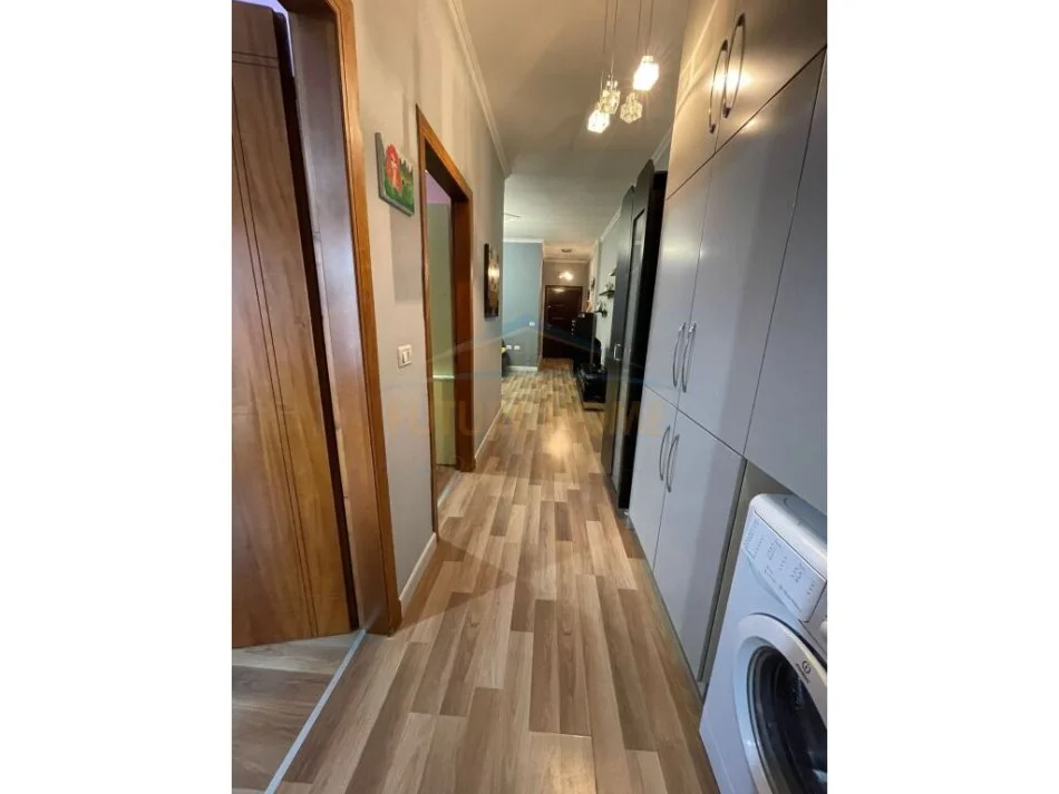 Tirane, jepet me qera apartament 2+1 Kati 3, 80 m² 500 € (KODRA E DIELLIT)