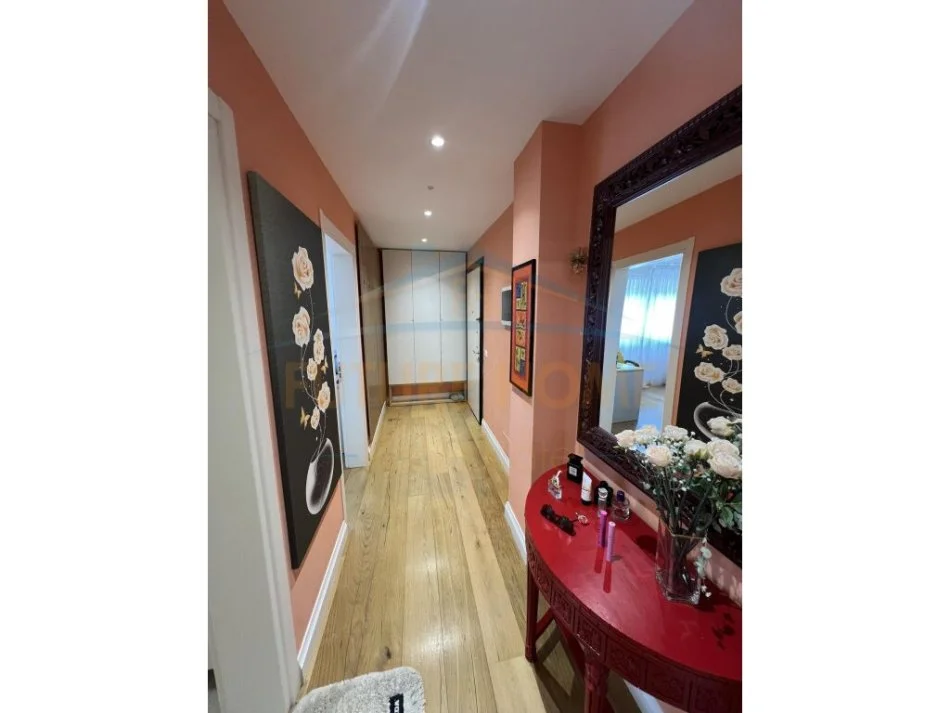 Tirane, shitet apartament 3+1 , 149 m² 310.000 € (LIQENI I THATE)