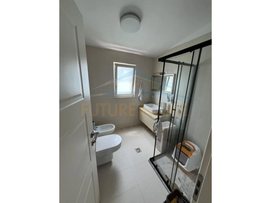 Tirane, shitet apartament 3+1 , 149 m² 310.000 € (LIQENI I THATE)