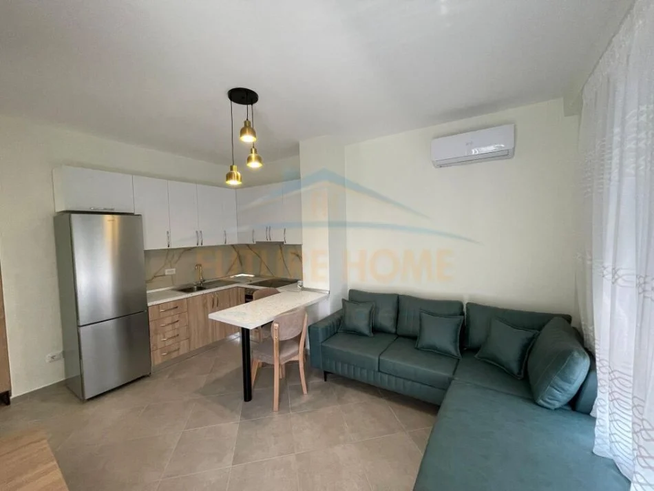 Tirane, jepet me qera apartament 1+1 Kati 4, 55 m² 450 € (STACIONI I TRENIT)