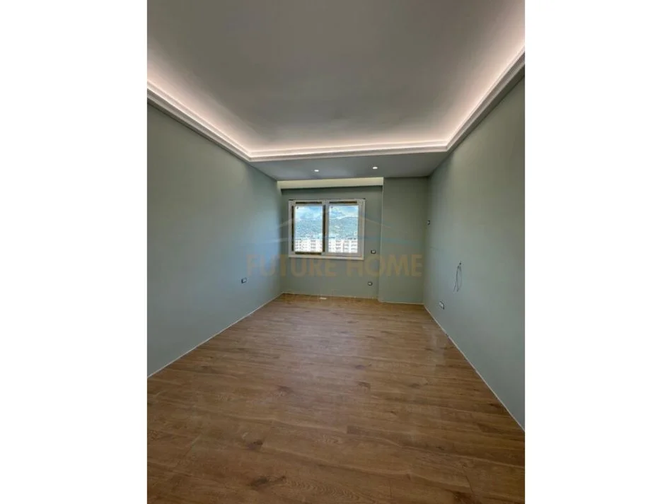 Vlore, shitet apartament 2+1 Kati 8, 121 m² 220.000 € (Pas hotel Partner, Skele)
