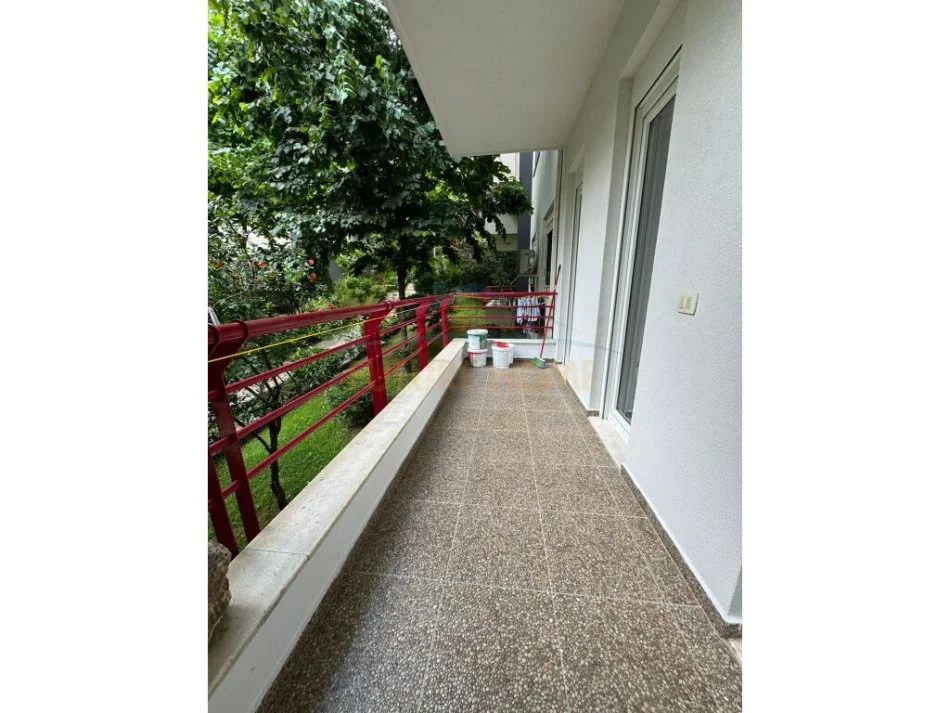 Tirane, shitet apartament 2+1 Kati 1, 83 m² 150.000 € (LIQENI I THATE)