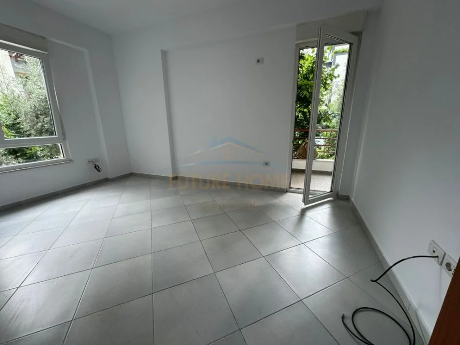 Tirane, shitet apartament 2+1 Kati 1, 83 m² 150.000 € (LIQENI I THATE)