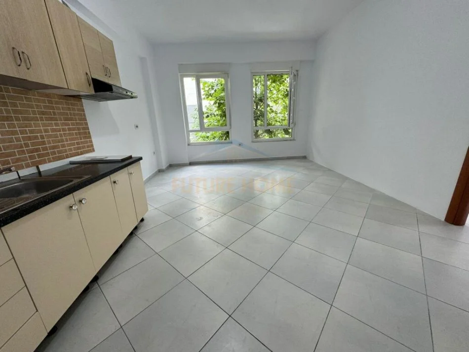Tirane, shitet apartament 2+1 Kati 1, 83 m² 150.000 € (LIQENI I THATE)