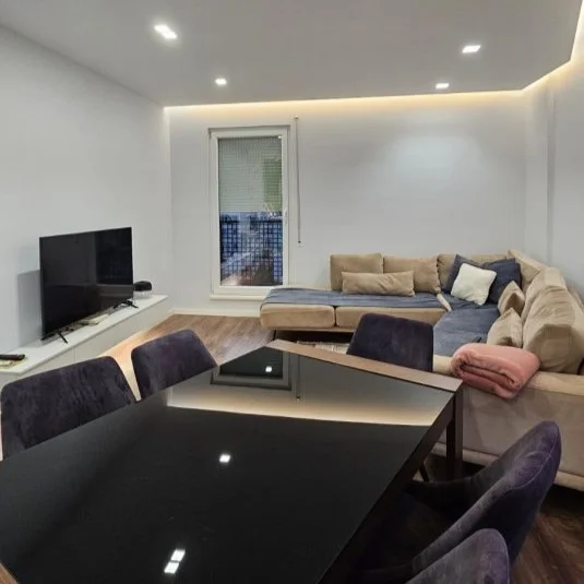 Tirane, jepet me qera apartament 2+1 Kati 7, 120 m² 750 € (Rruga Muzaket)