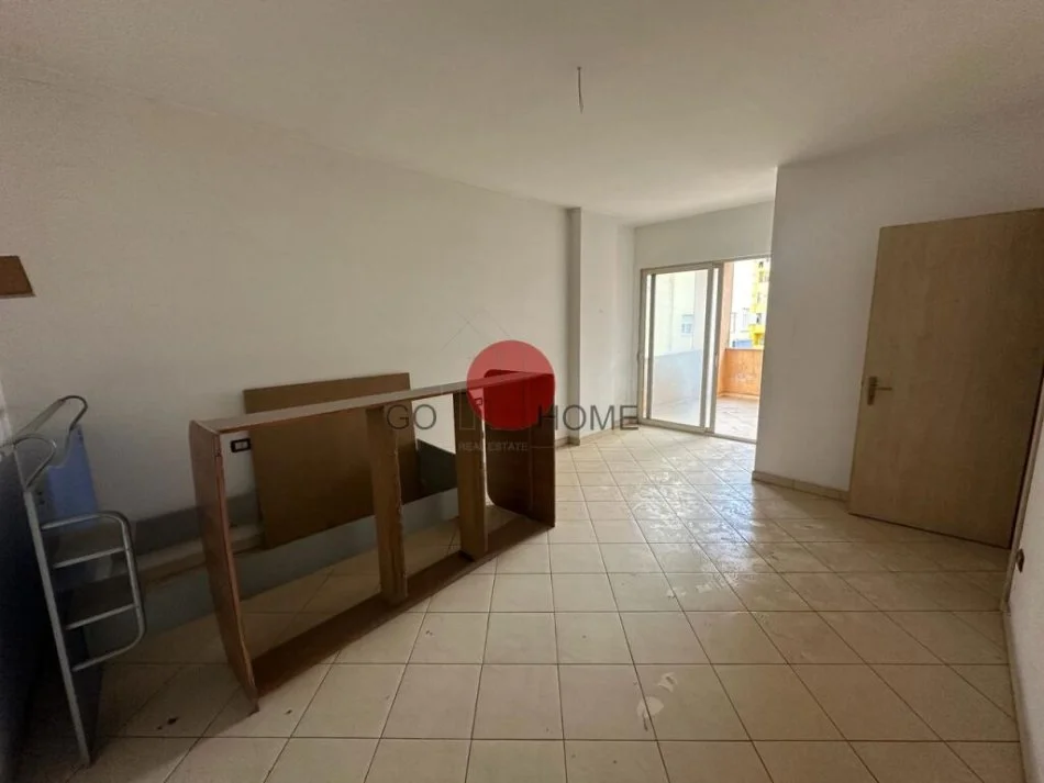 Tirane, shitet apartament 3+1 Kati 4, 133 m² 120.001 € (Pallatet e Verdha)