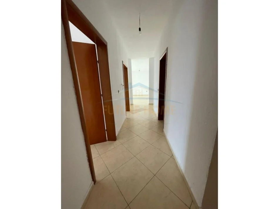 Tirane, shitet apartament 2+1+Ballkon Kati 5, 120 m² 156.000 € (Don Bosco)