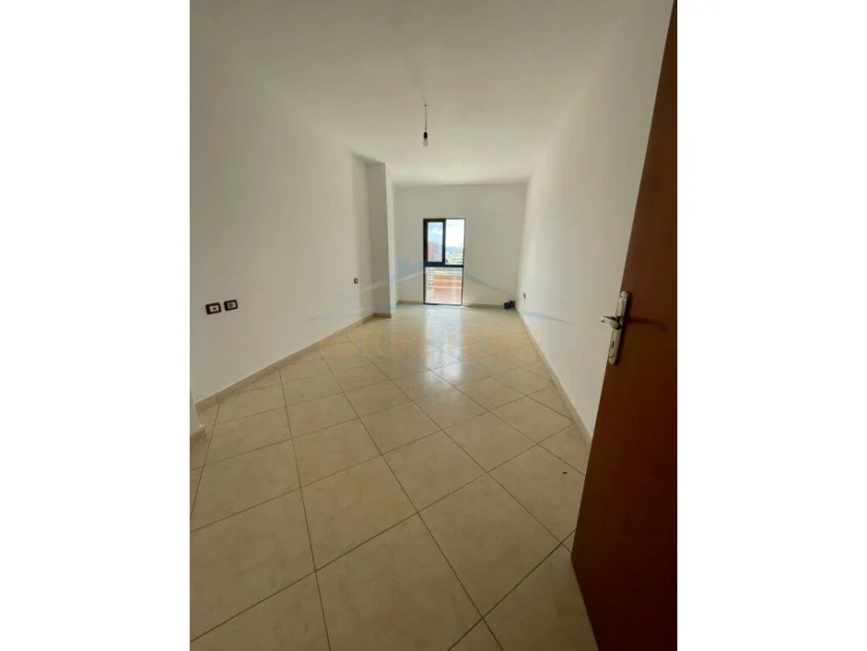 Tirane, shitet apartament 2+1+Ballkon Kati 5, 120 m² 156.000 € (Don Bosco)