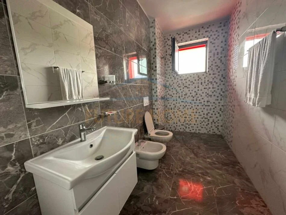 Tirane, shitet ambjent biznesi Kati 6, 114 m² (UNAZA E RE)