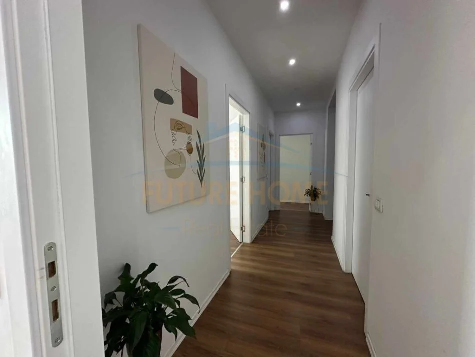 Tirane, shitet ambjent biznesi Kati 6, 114 m² (UNAZA E RE)