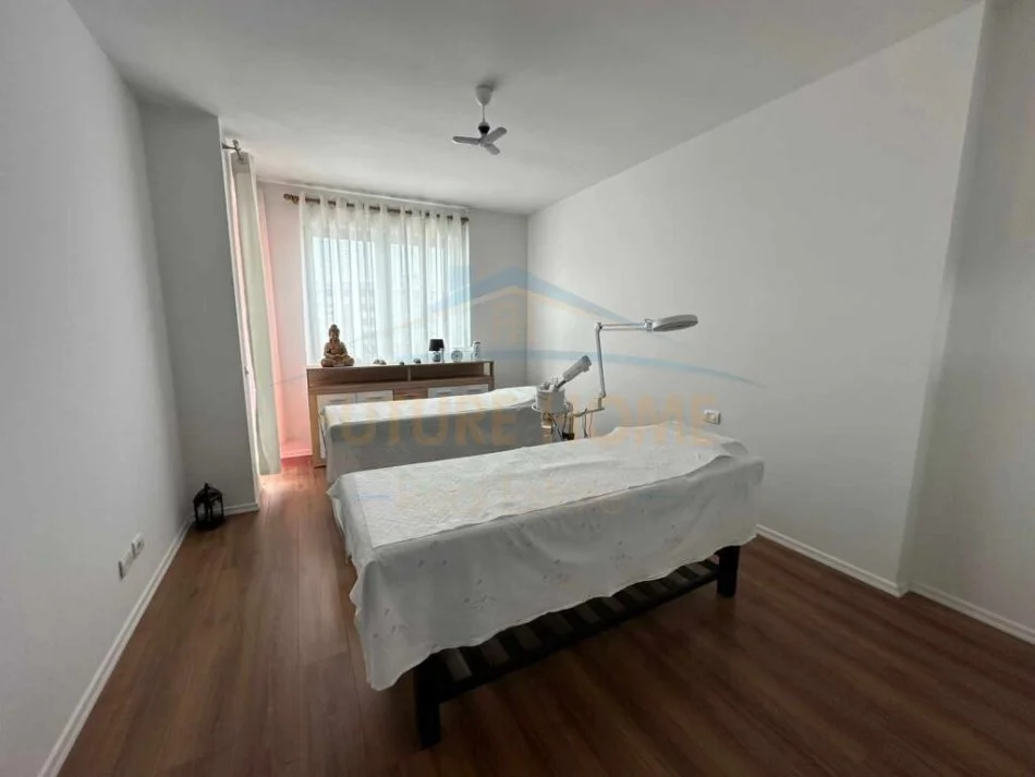 Tirane, shitet ambjent biznesi Kati 6, 114 m² (UNAZA E RE)