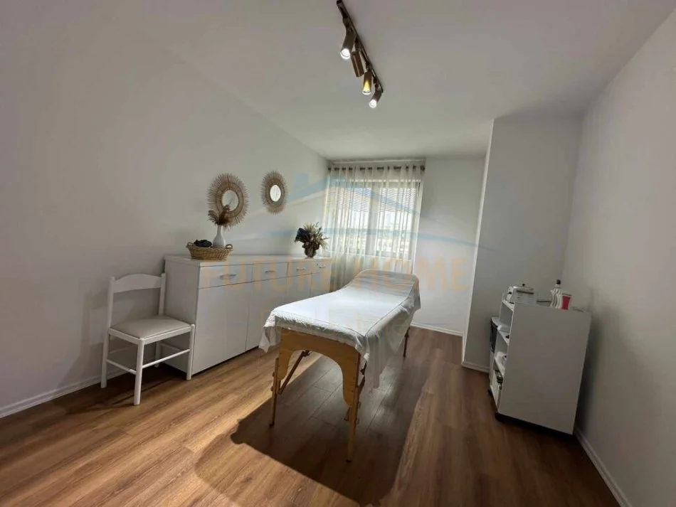 Tirane, shitet ambjent biznesi Kati 6, 114 m² (UNAZA E RE)