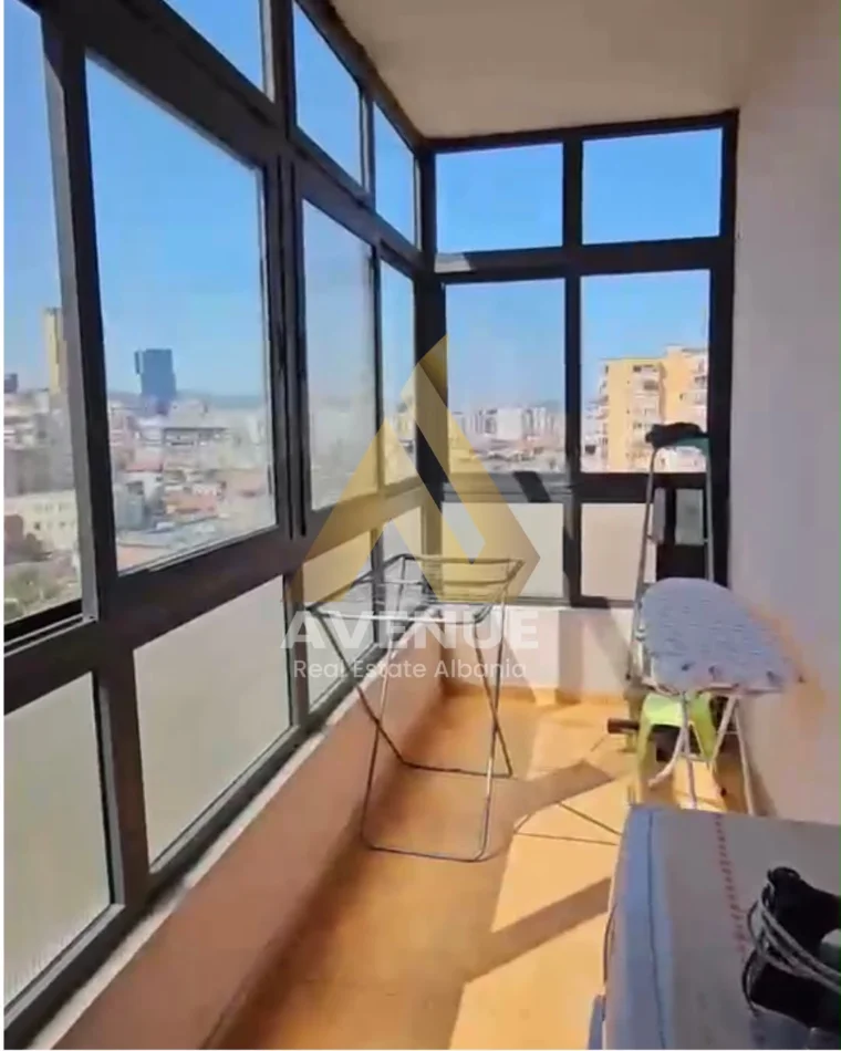 Tirane, jepet me qera apartament 2+1+Ballkon Kati 7, 110 m² 600 € (Rruga e Dibres)