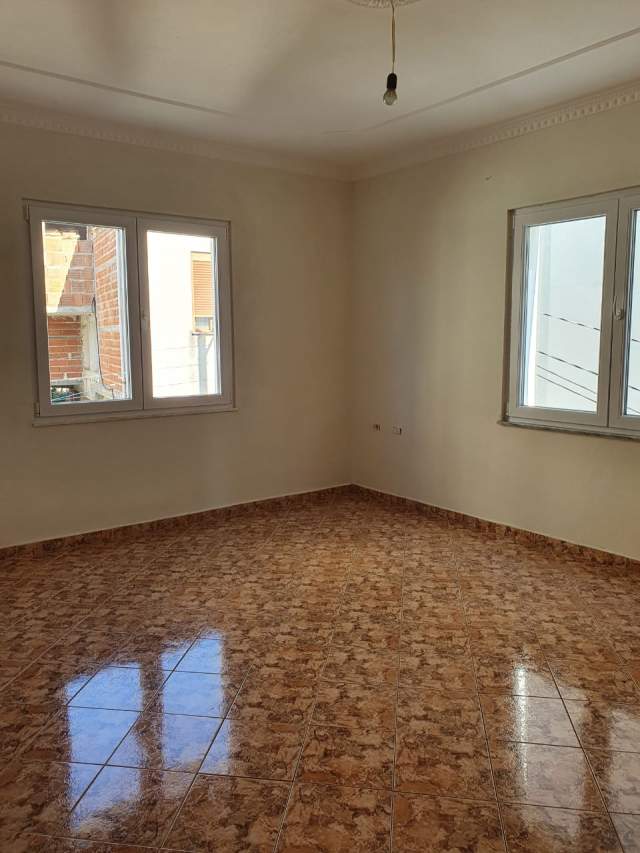 Tirane, jepet me qera Vile 2+1 Kati 3, 100 m² 350.000 Leke (Gramoz Pasha)