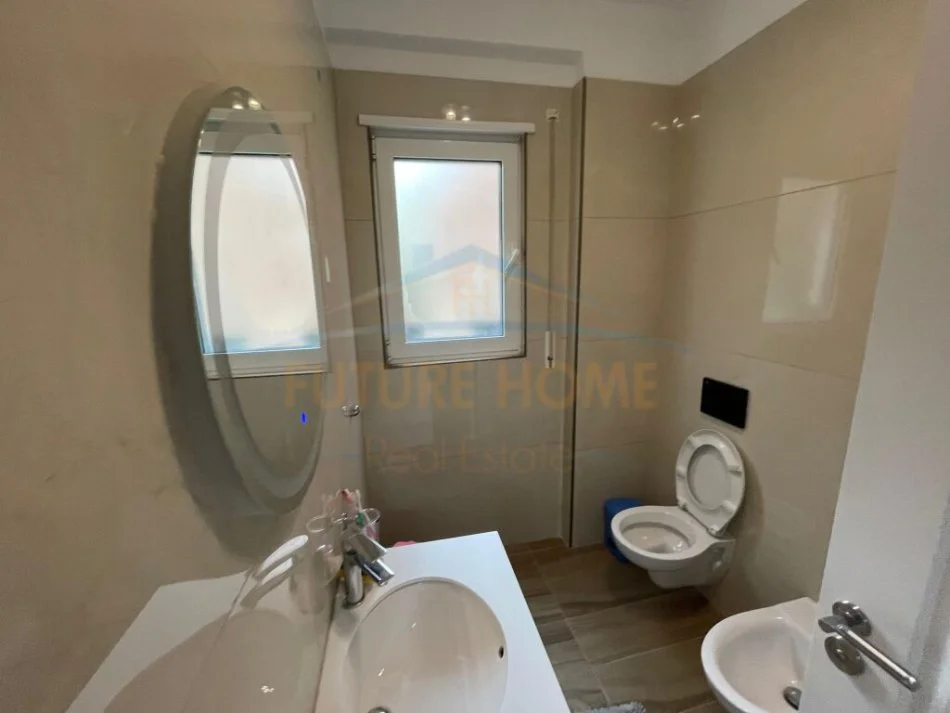 Tirane, shitet apartament 2+1 Kati 3, 105 m² 165.000 € (Kopshti Botanik)