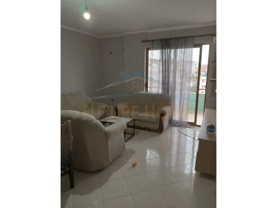 Tiran, jepet me qera apartament 2+1 Kati 7, 124 m² 300 € (pranë Bunkart)