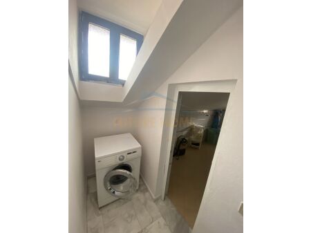 Tirane, jepet me qera apartament 2+1 Kati 3, 90 m² 450 € (Rruga Bardhyl, Tirane, AREA41605)