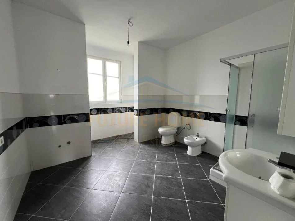 Durres, shitet shtepi 2 Katshe Kati 0, 476 m² 170.000 € (Nishtulla)