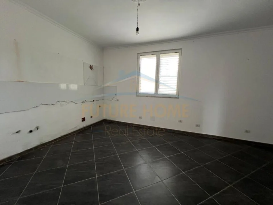 Durres, shitet shtepi 2 Katshe Kati 0, 476 m² 170.000 € (Nishtulla)