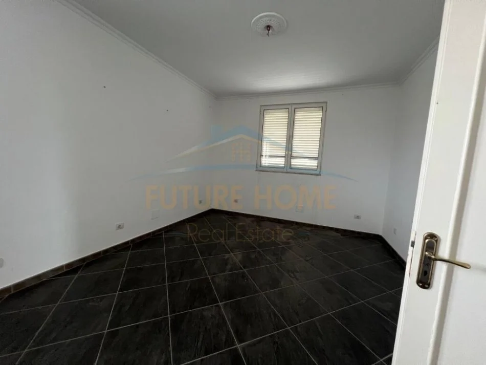 Durres, shitet shtepi 2 Katshe Kati 0, 476 m² 170.000 € (Nishtulla)