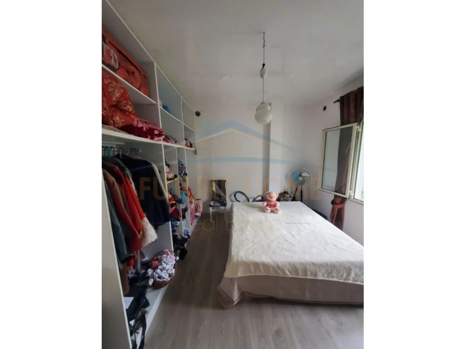 Tirane, jepet me qera apartament 2+1 Kati 2, 120 m² 300 € (Shkoze)