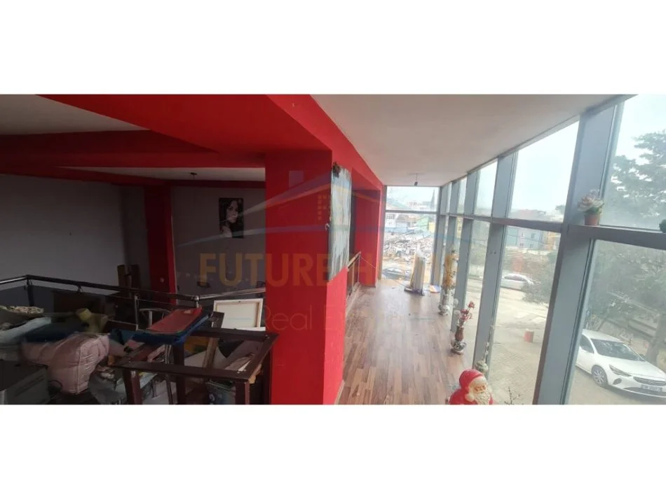 Tirane, jepet me qera ambjent biznesi Kati 0, 80 m² 