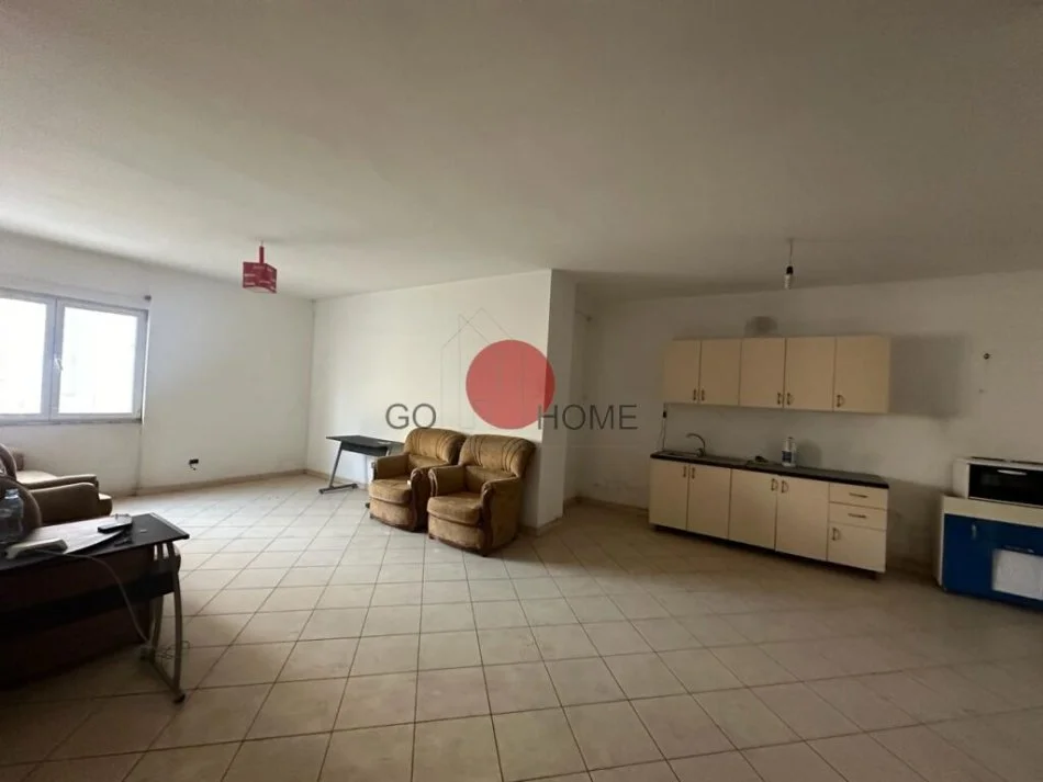 Tirane, shitet apartament 3+1 Kati 4, 133 m² 120.001 € (Pallatet e Verdha)