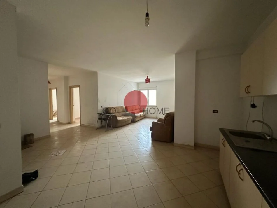 Tirane, shitet apartament 3+1 Kati 4, 133 m² 120.001 € (Pallatet e Verdha)