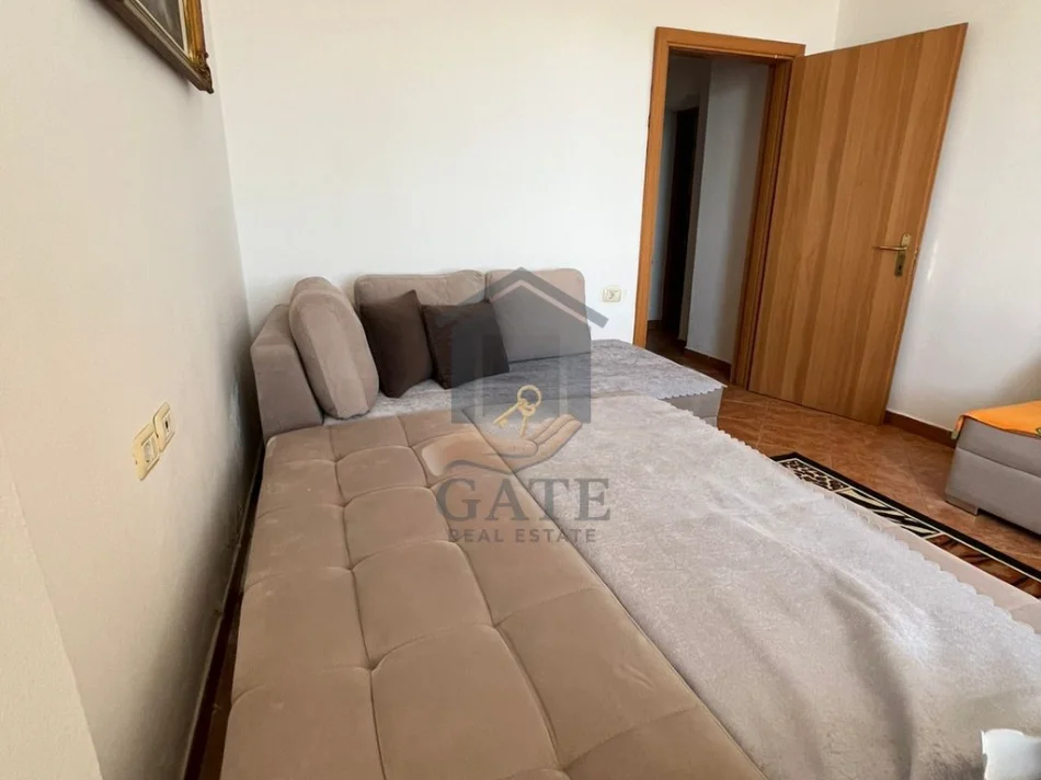 Durres, jepet me qera apartament 1+1+Ballkon , 500 € 