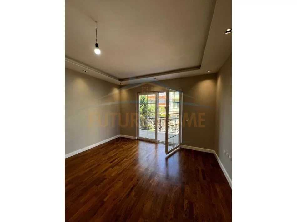 Shqiperi, shitet 4+1 Kati 2, 420 m² 700.000 € (Sauk I Ri)