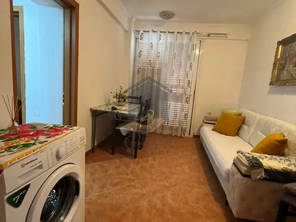 Durres, jepet me qera apartament 1+1+Ballkon , 500 € 