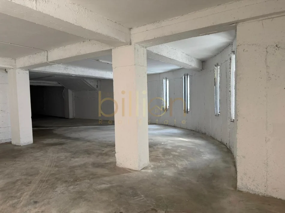 Tirane, jepet me qera , 500 m² 2.200 € (Shkoze)