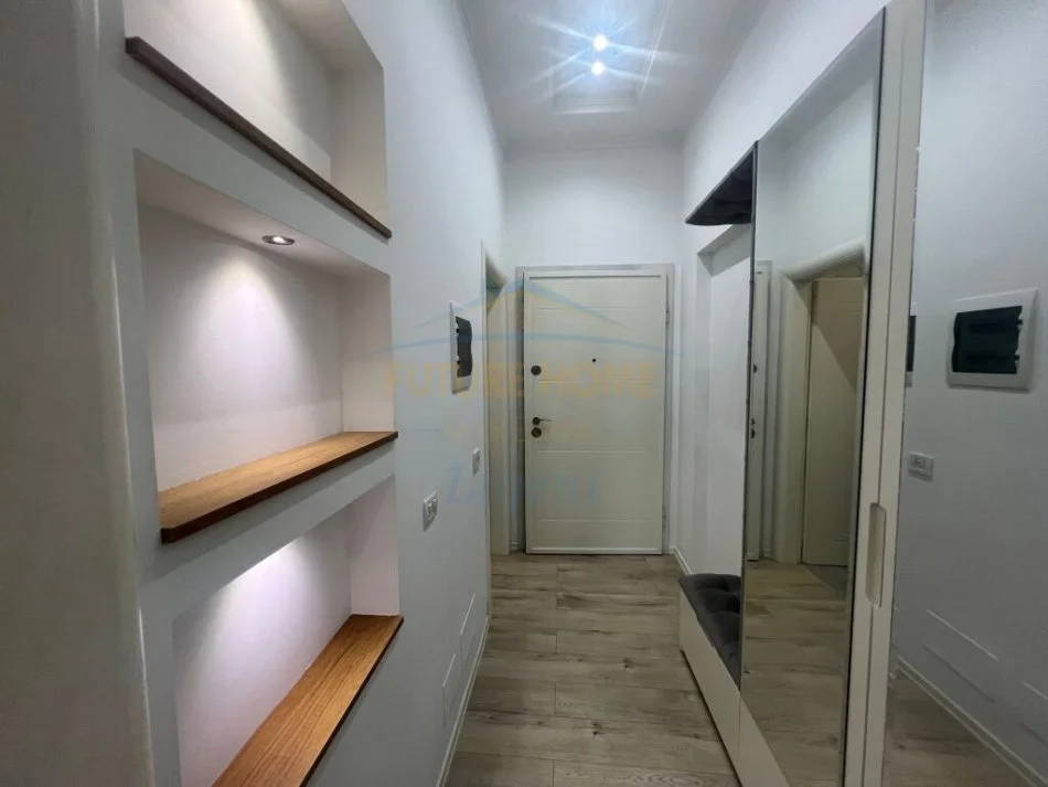 Tirane, jepet me qera apartament 2+1+Ballkon Kati 1, 120 m² 850 € (Liqeni i Thate)